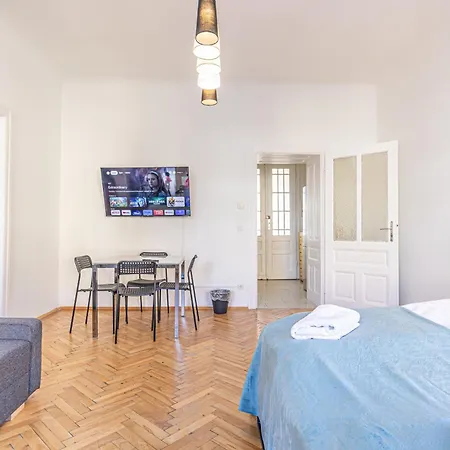 City Chic: Spacious 2 Bedroom Hideaway With Local Flair Wien Exterior foto