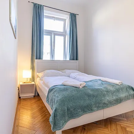 City Chic: Spacious 2 Bedroom Hideaway With Local Flair Wien Exterior foto